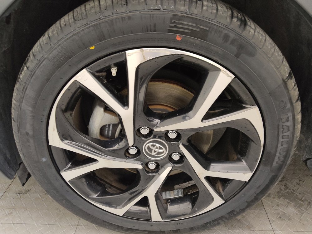 Used 2019 Toyota C-HR Limited image 31