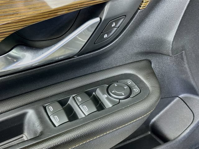 Used 2020 GMC Terrain SLE w/ Driver Convenience Package AWD/4WD image 19