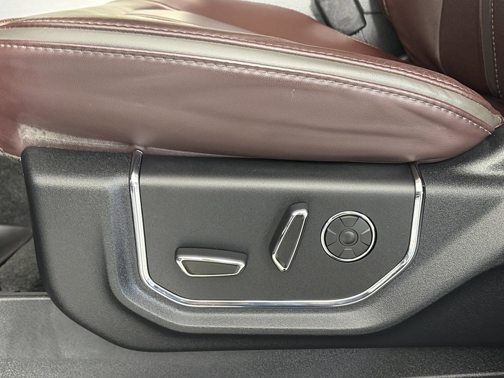 Certified 2017 Ford F350 Platinum w/ Platinum Ultimate Package image 27