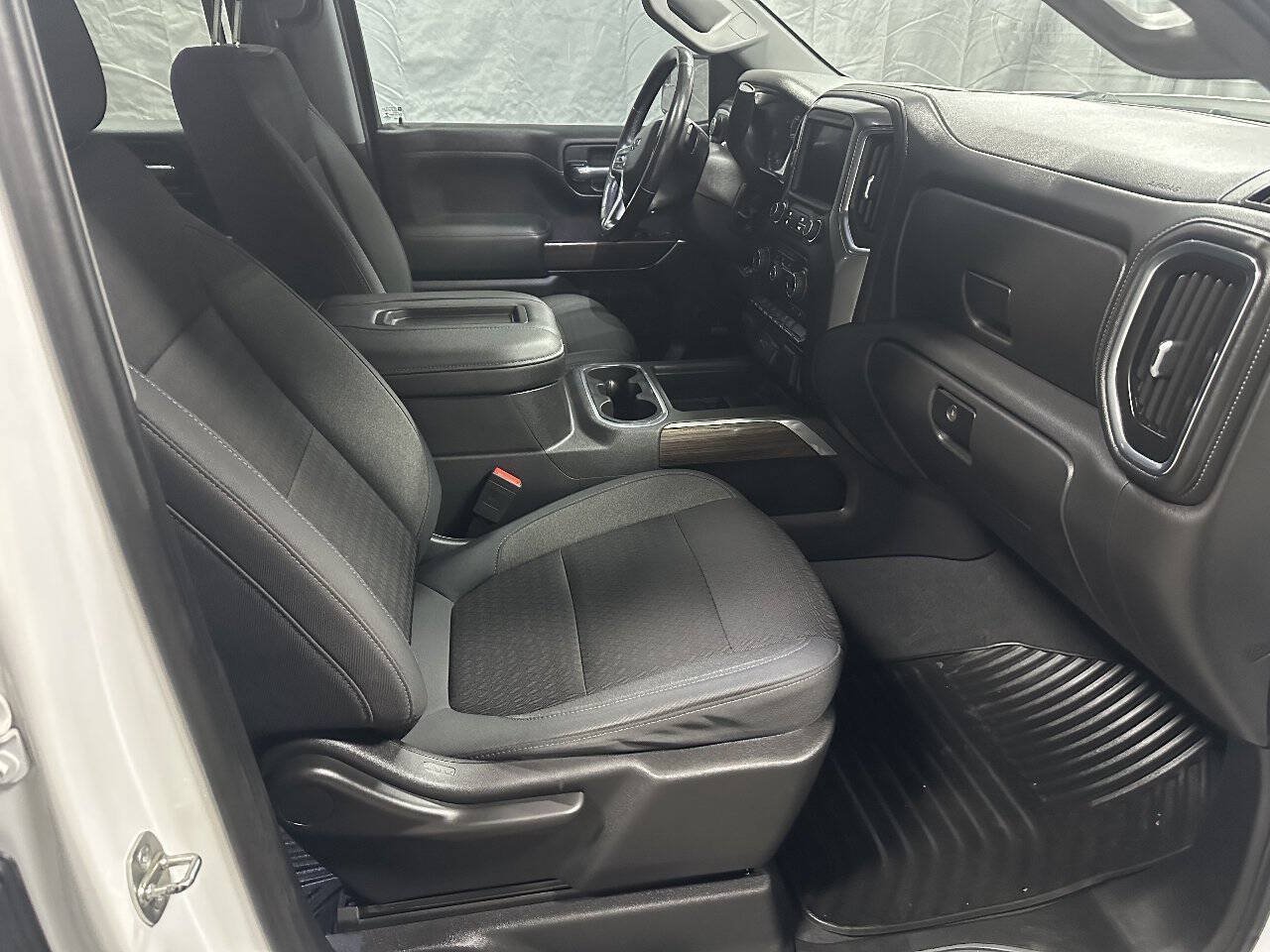 Used 2019 Chevrolet Silverado 1500 RST w/ All-Star Edition AWD/4WD image 6