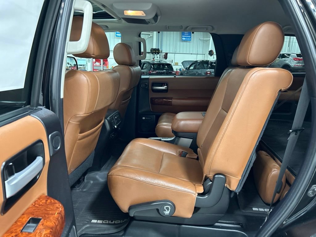 Used 2021 Toyota Sequoia Platinum AWD/4WD image 25