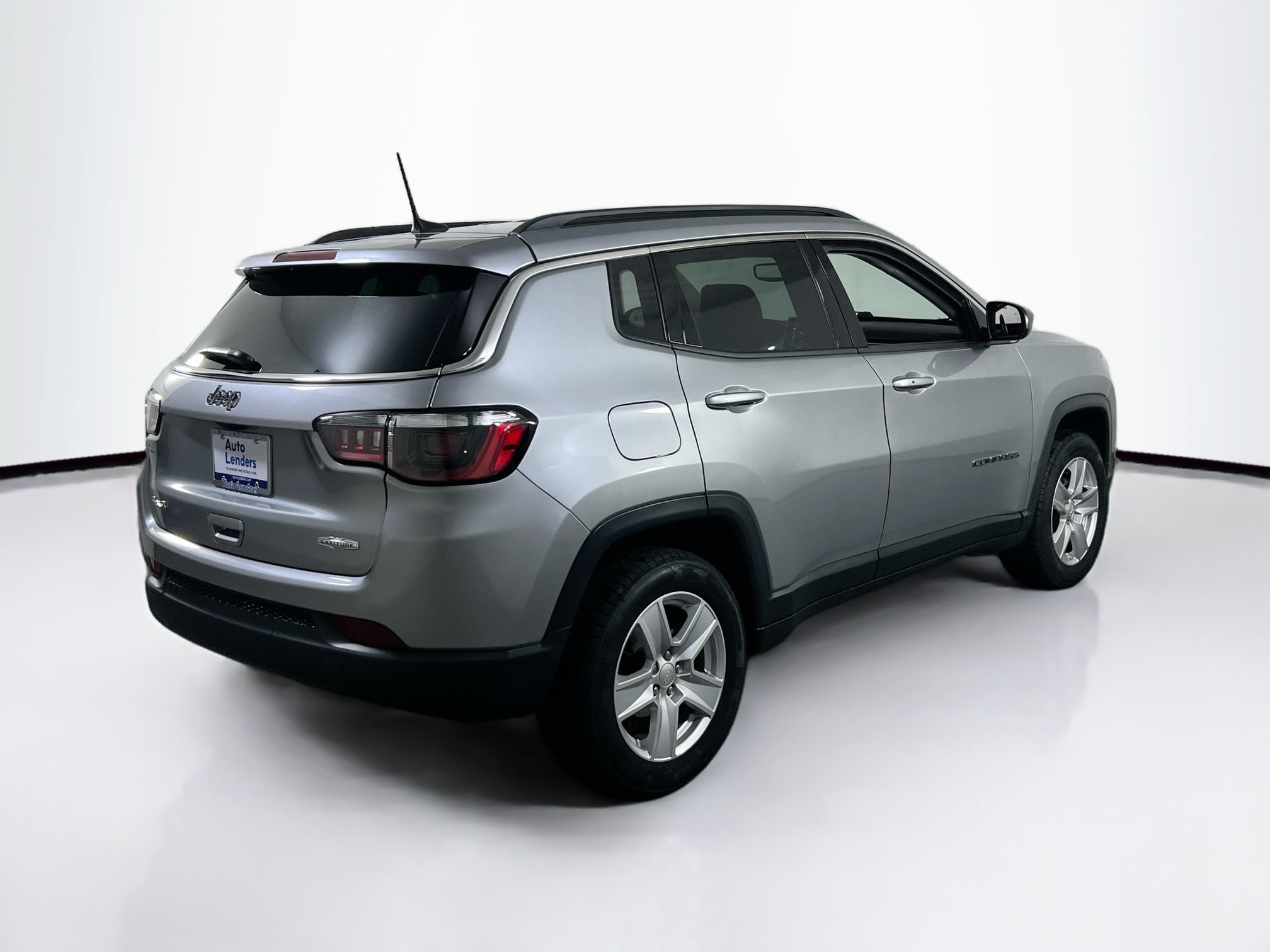Used 2022 Jeep Compass Latitude w/ Convenience Group AWD/4WD image 5