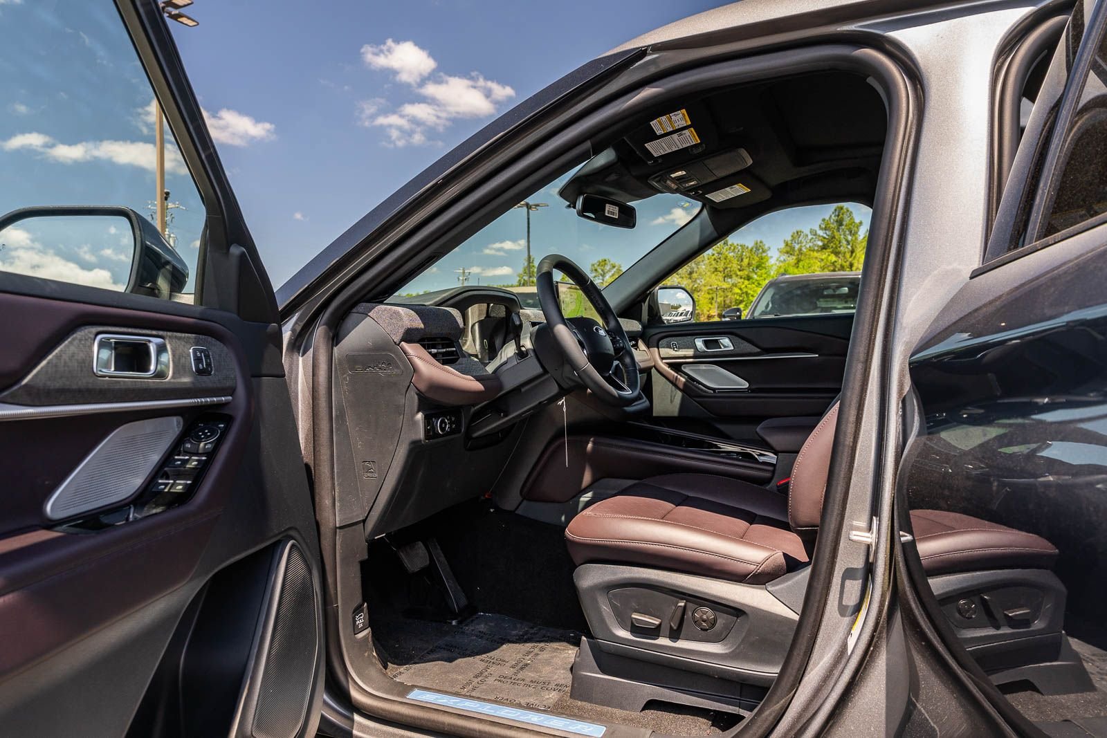 New 2026 Ford Explorer Platinum RWD image 16