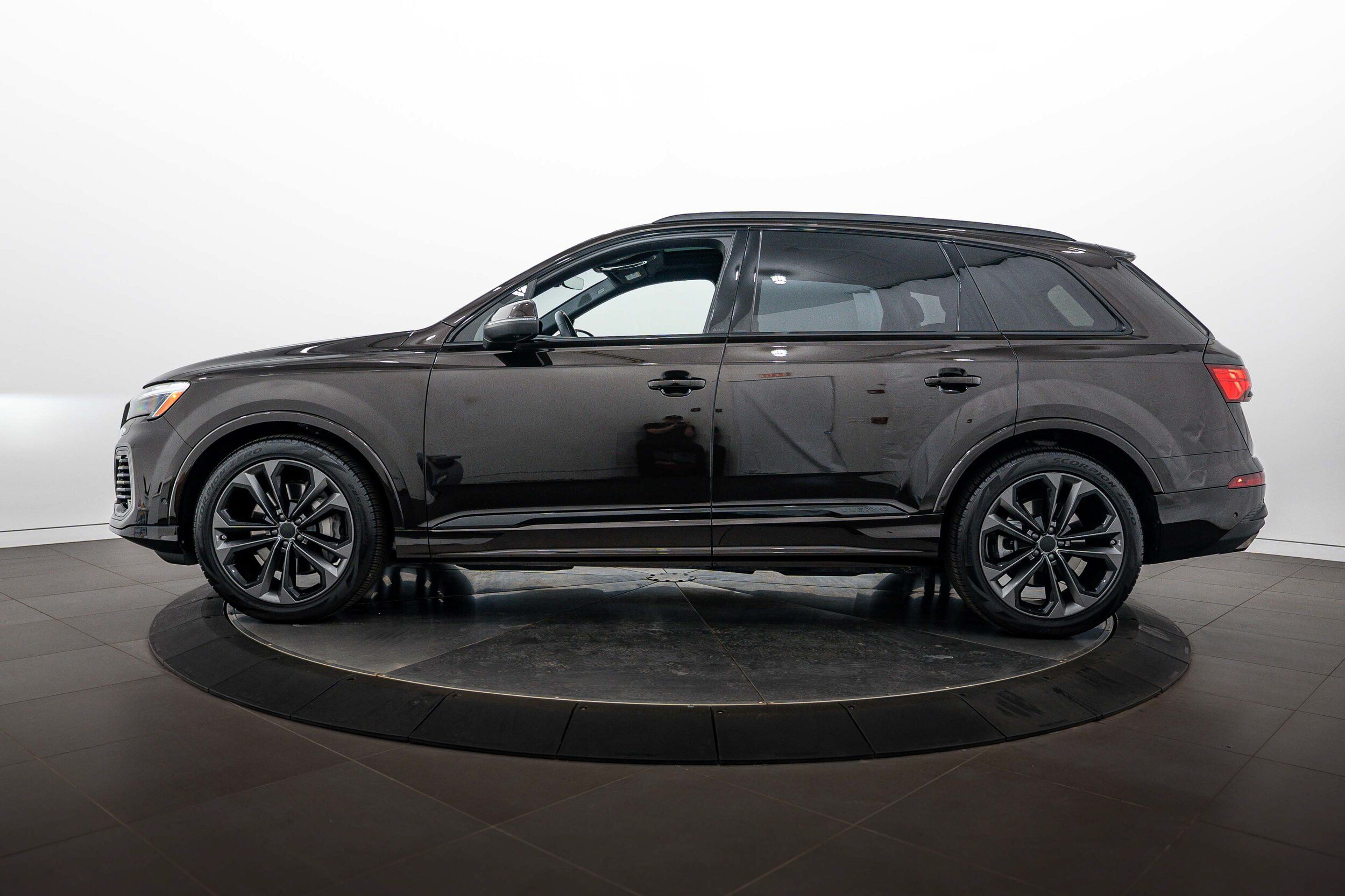 Used 2026 Audi Q7 3.0T Premium Plus w/ Premium Plus Package AWD/4WD image 5