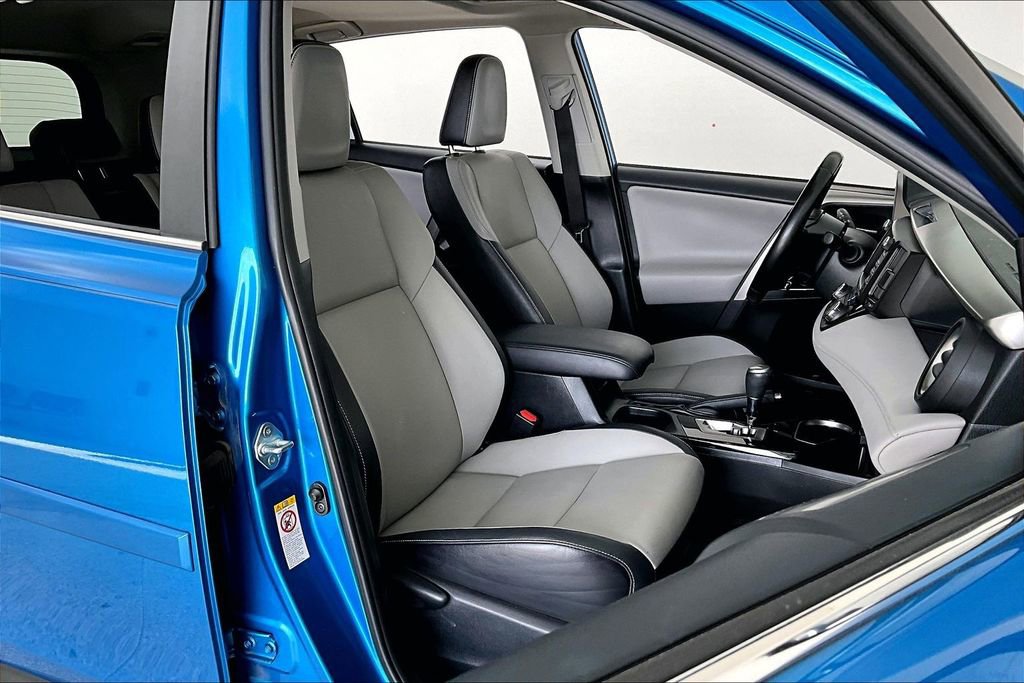 Used 2017 Toyota RAV4 Limited image 10