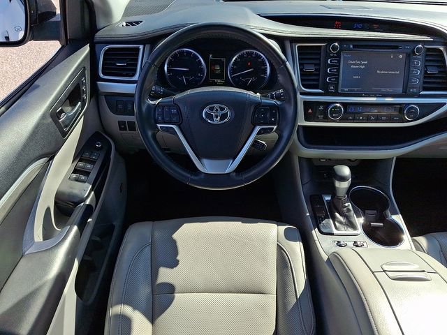 Used 2019 Toyota Highlander Limited w/ Carpet Mat Package (TMS) image 10