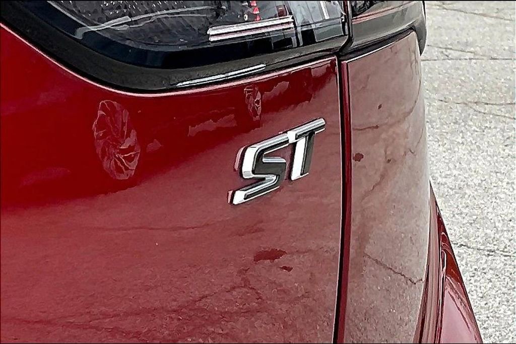 Used 2023 Buick Envision Preferred w/ Sport Touring Package AWD/4WD image 32