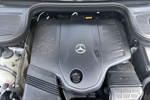 Used 2025 Mercedes-Benz GLS 450 4MATIC image 27