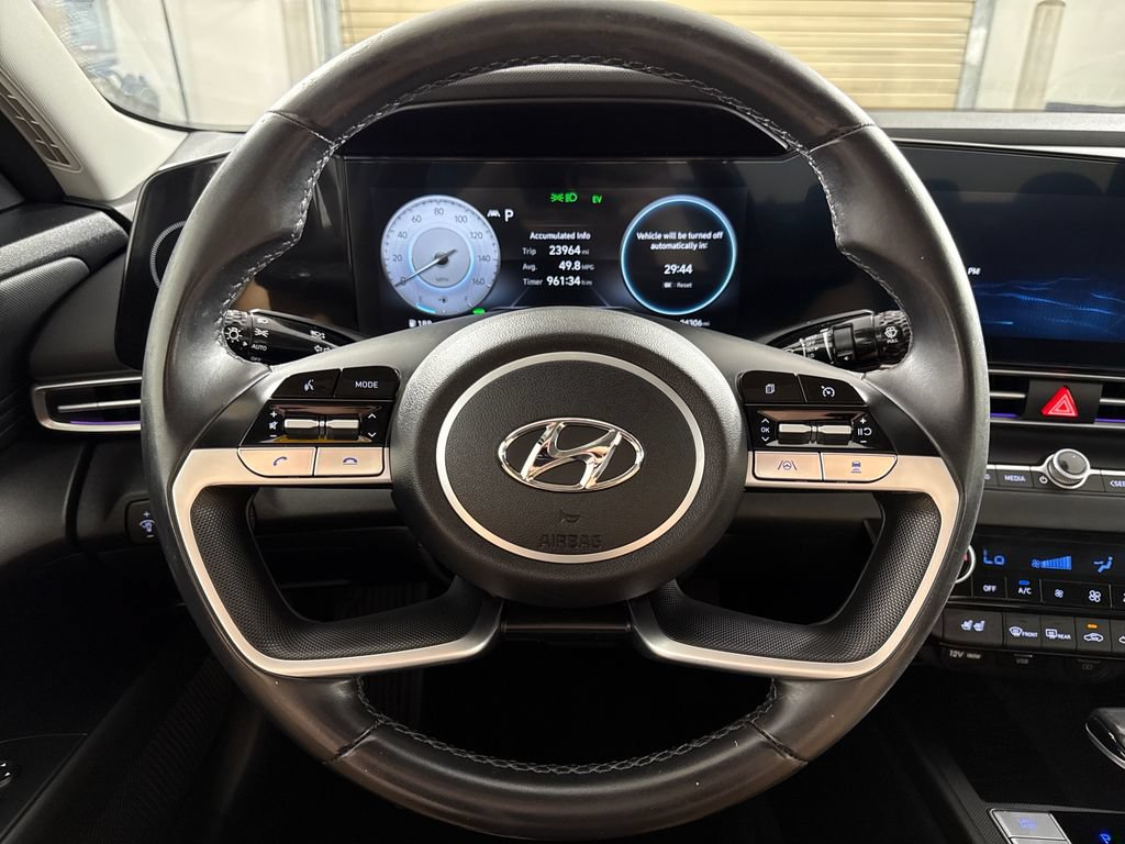 Used 2023 Hyundai Elantra Limited FWD image 16