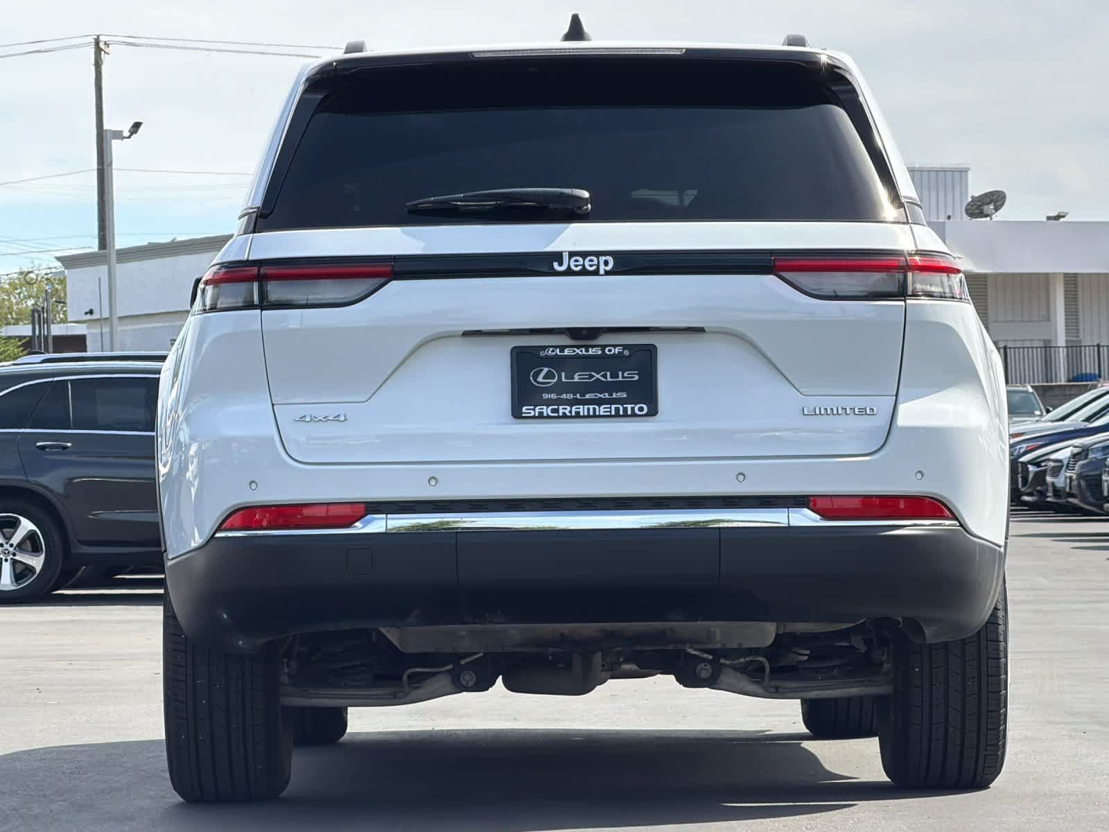 Used 2024 Jeep Grand Cherokee Limited w/ Trailer Tow Package AWD/4WD image 8