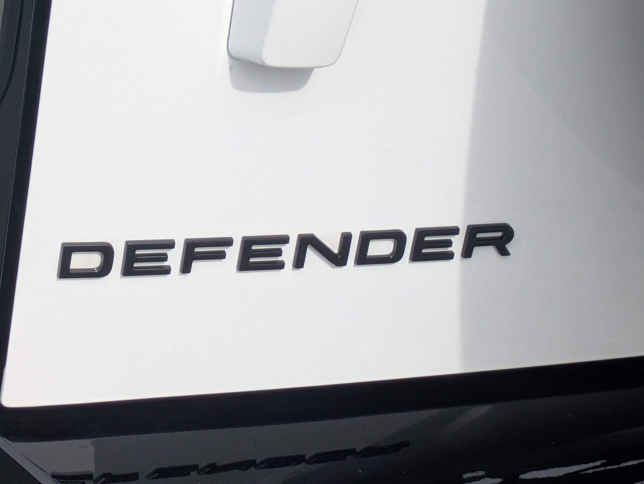 New 2026 Land Rover Defender 110 X-Dynamic SE image 33