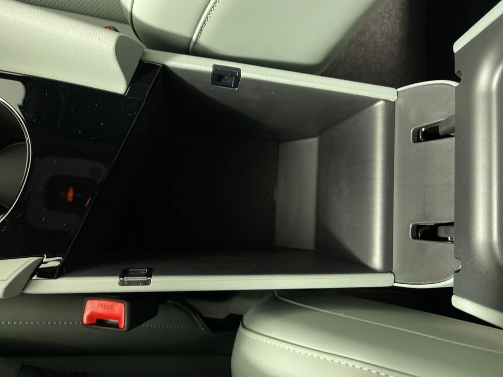 New 2025 Hyundai Elantra Limited image 25