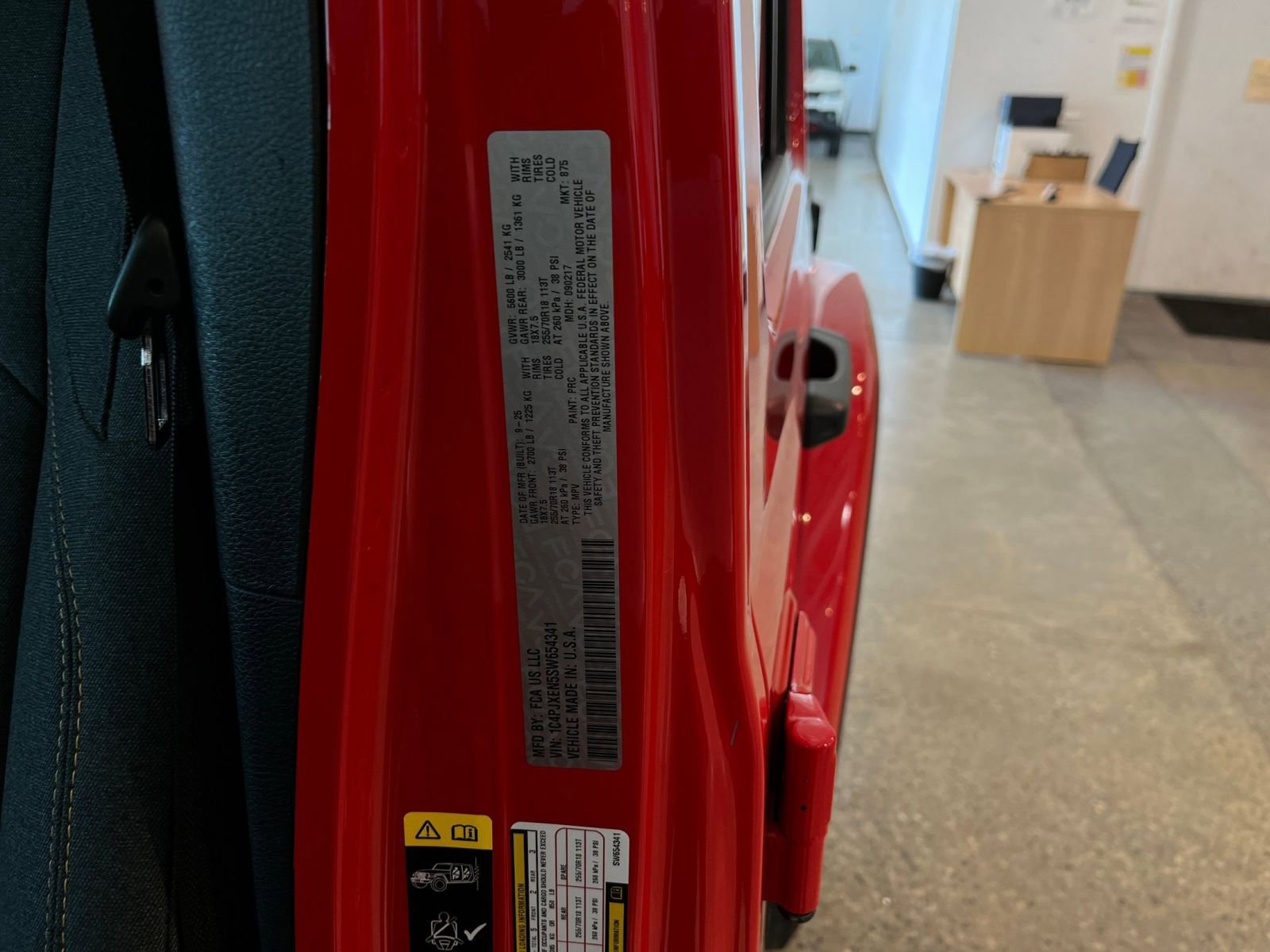 Used 2025 Jeep Wrangler Sahara image 29