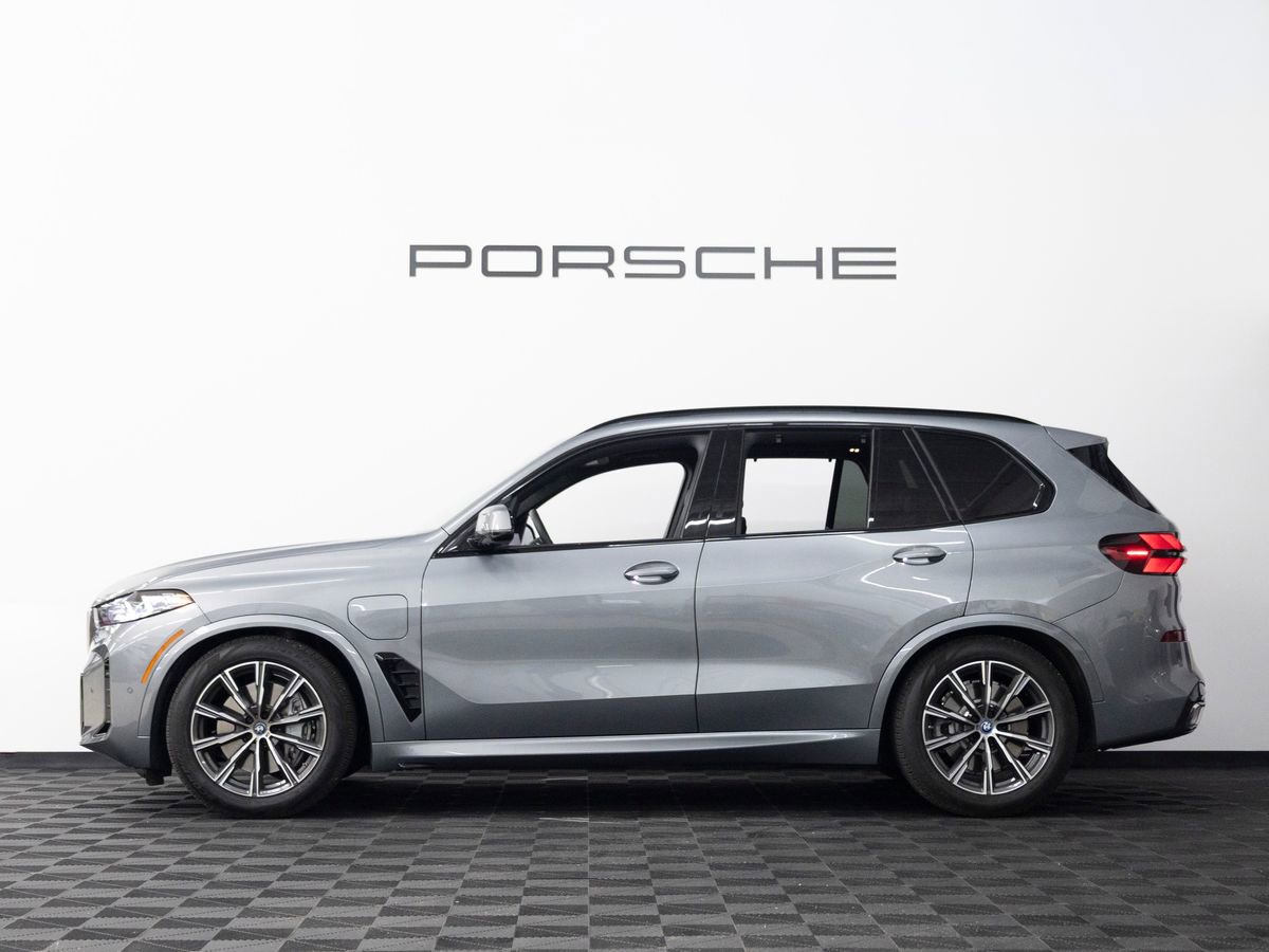 Used 2025 BMW X5 xDrive50e w/ M Sport Package image 2