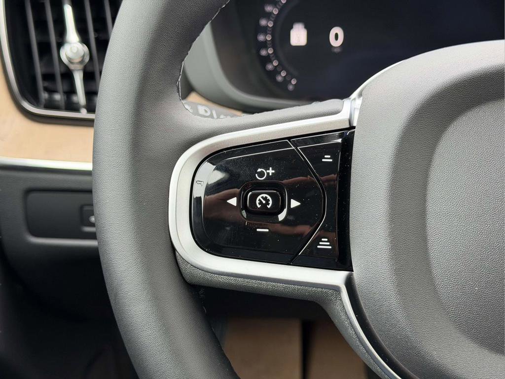 New 2026 Volvo XC60 T8 Plus AWD/4WD image 8