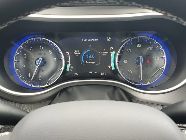 New 2027 Chrysler Pacifica Limited w/ Family Tech Group AWD/4WD image 21