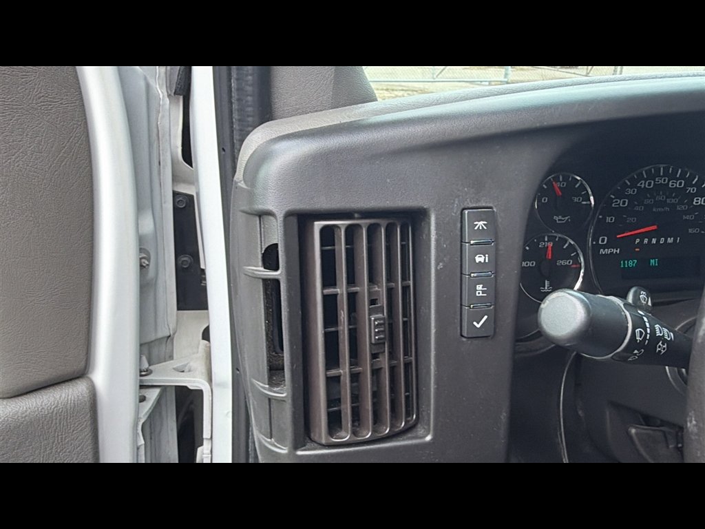 Used 2019 Chevrolet Express 2500 w/ Communications Package RWD image 10