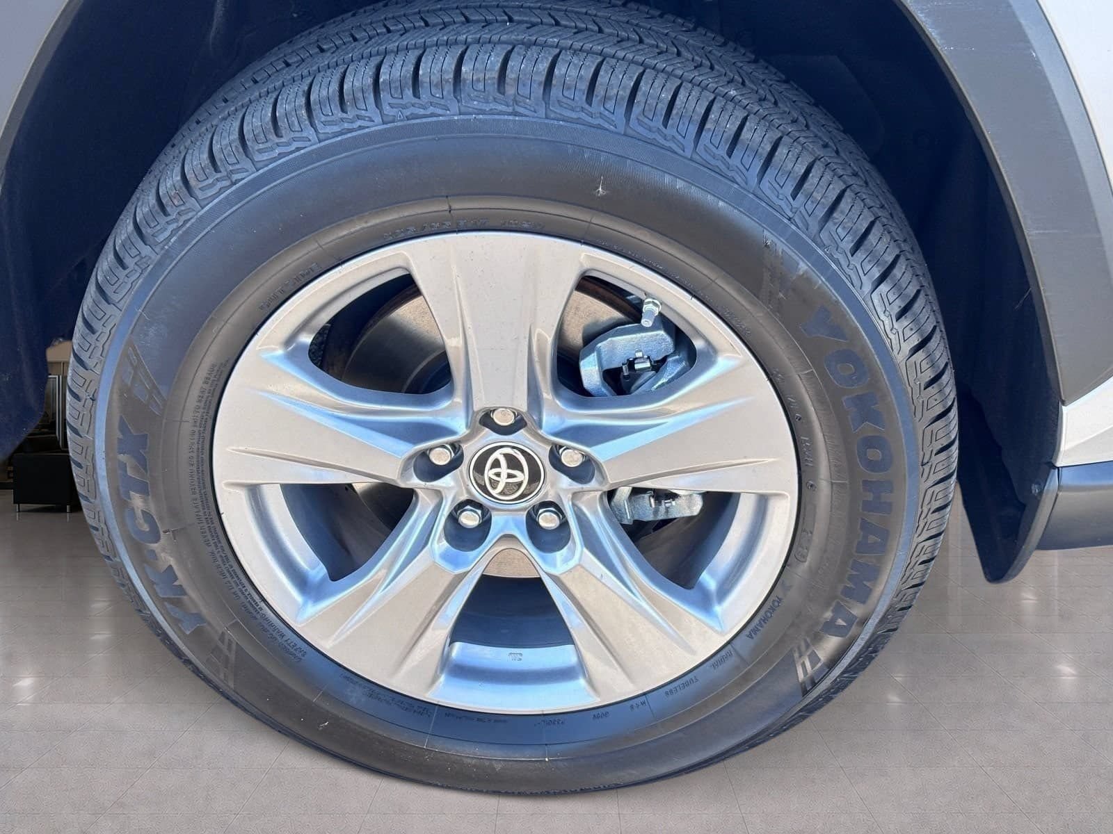 Used 2023 Toyota RAV4 LE AWD/4WD image 11