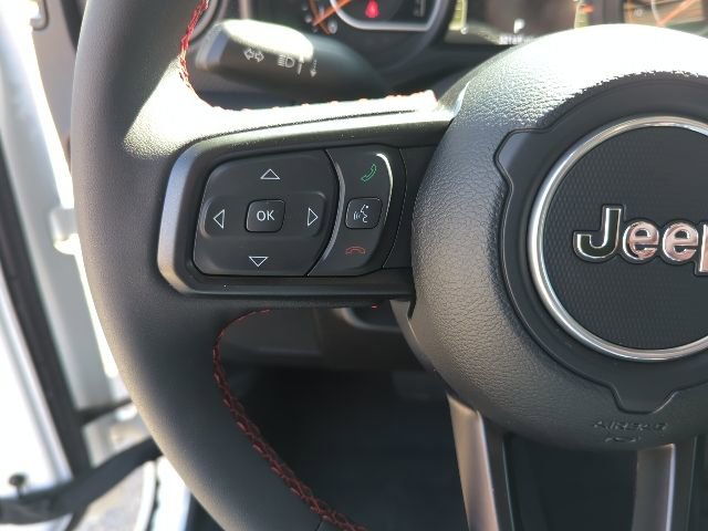 Certified 2024 Jeep Gladiator Rubicon w/ Technology Group image 12