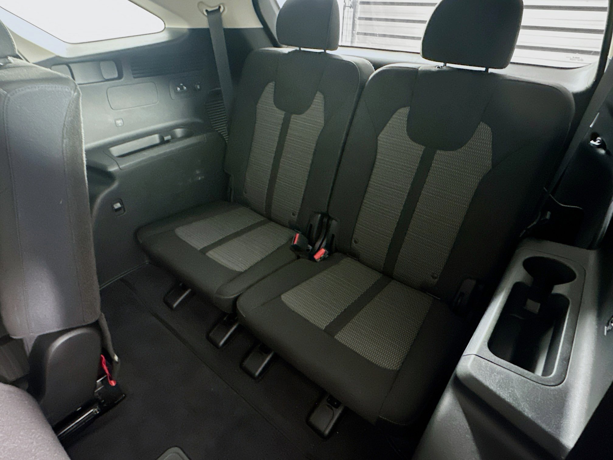 Used 2023 Kia Sorento LX image 28