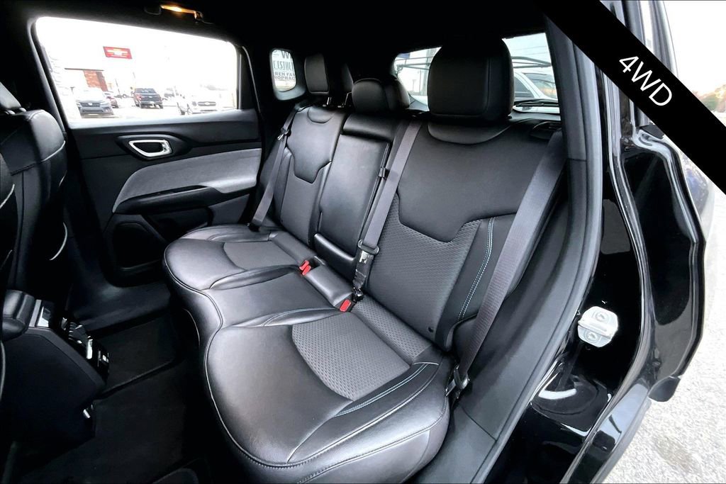 Used 2024 Jeep Compass Latitude image 21