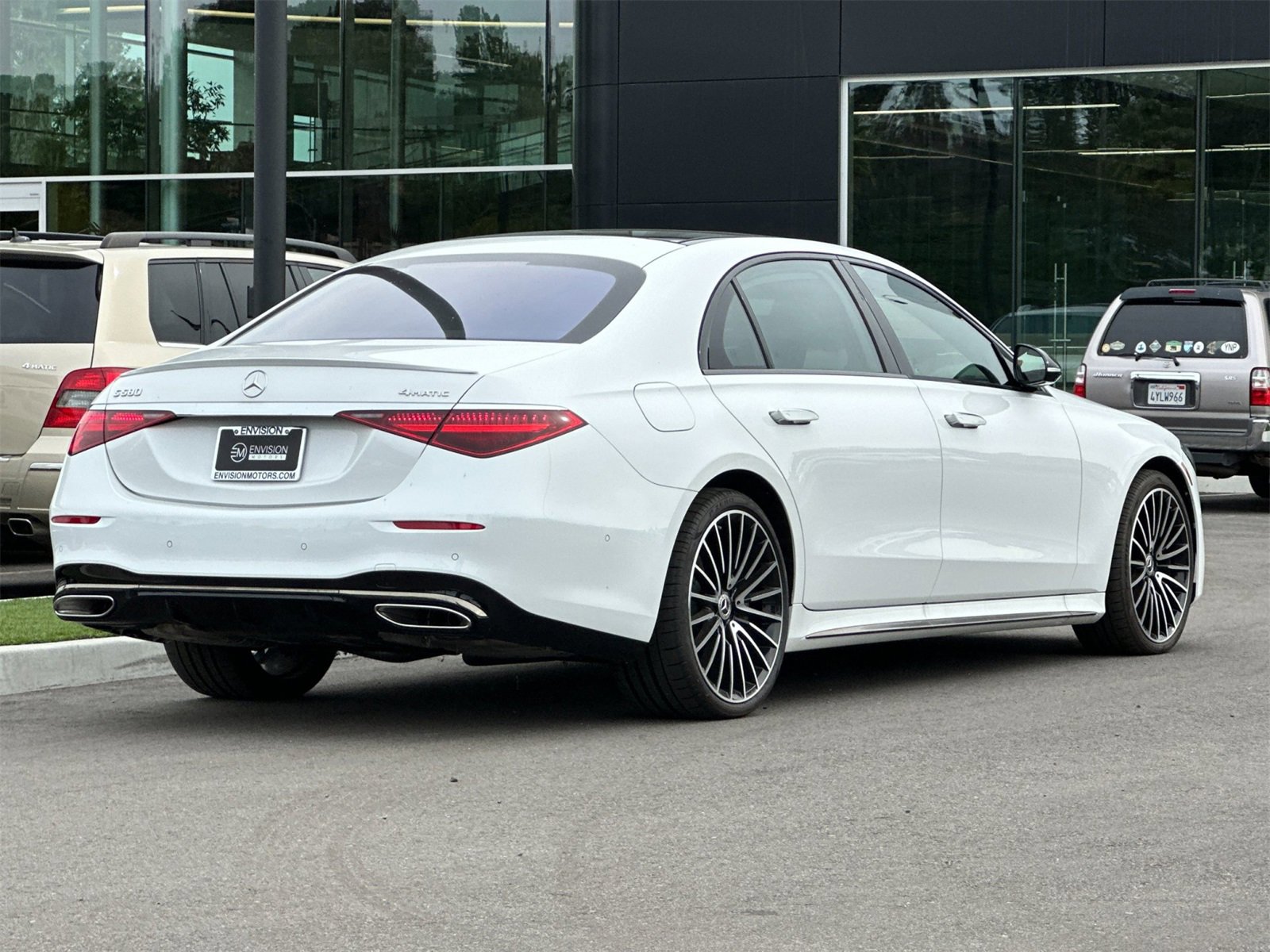 Used 2024 Mercedes-Benz S 580 S 580 image 3