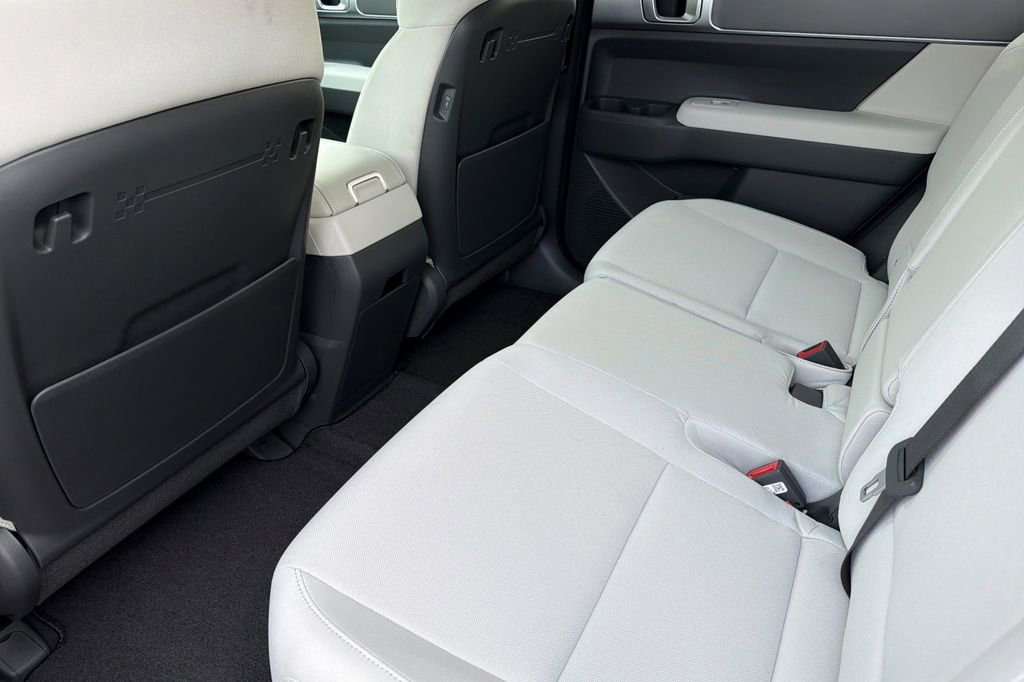 New 2026 Hyundai Santa Fe SE image 10