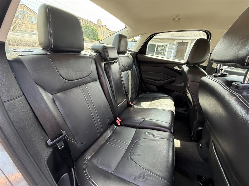 Used 2013 Ford Focus SE FWD image 22