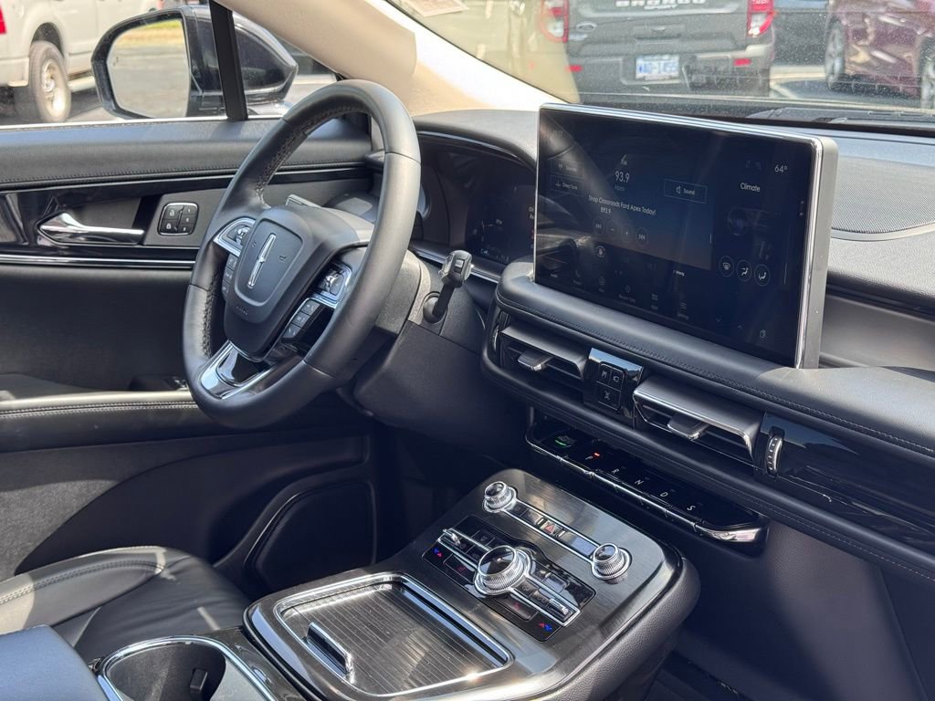 Used 2021 Lincoln Nautilus AWD w/ Equipment Group 101A image 27