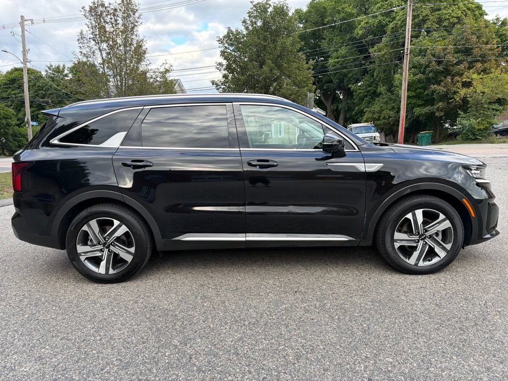 Certified 2023 Kia Sorento SX Prestige w/ Panoramic Sunroof Package AWD/4WD image 8