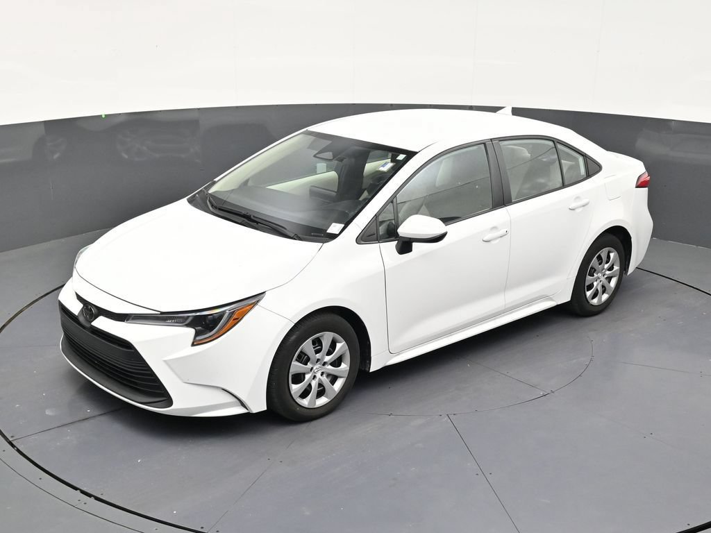 Used 2025 Toyota Corolla LE FWD image 12