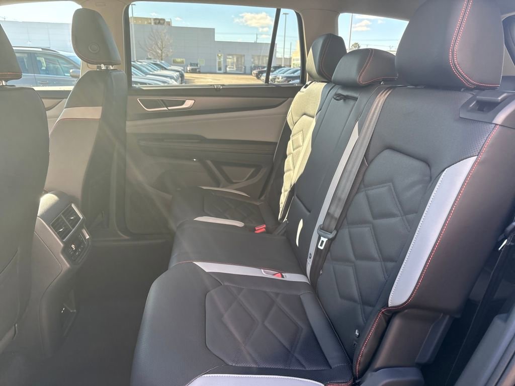 New 2026 Volkswagen Atlas Peak Edition AWD/4WD image 10