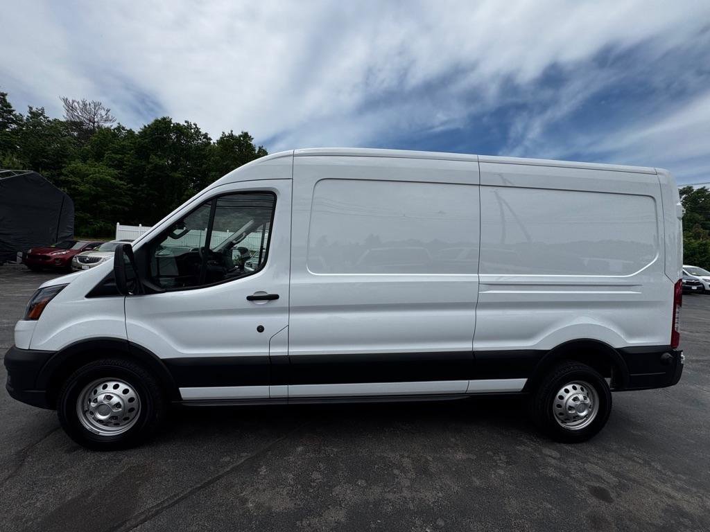 Used 2024 Ford Transit 250 148 Medium Roof Extended AWD image 3