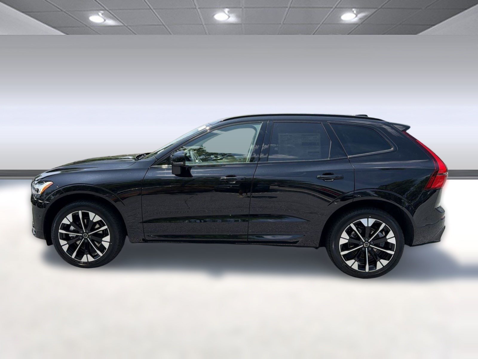 New 2026 Volvo XC60 B5 Ultra w/ Climate Package AWD/4WD image 2