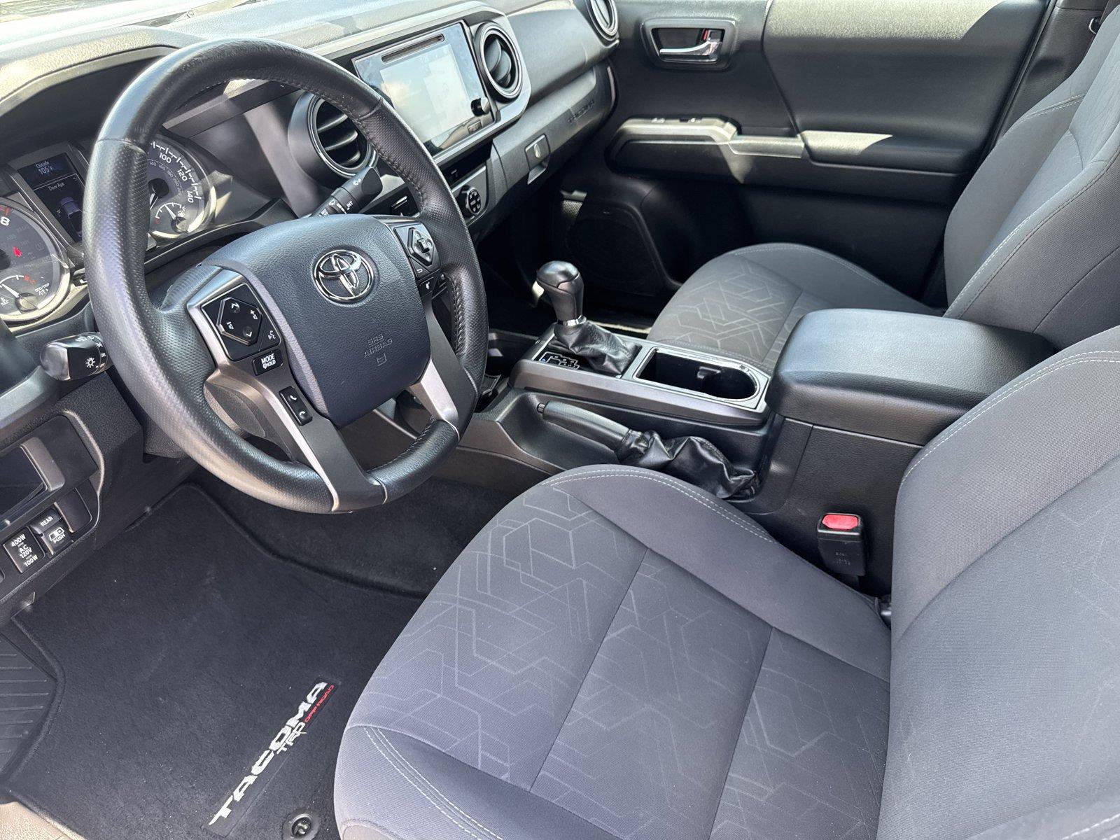 Used 2017 Toyota Tacoma TRD Off-Road w/ Tow Package (A/T) AWD/4WD image 11
