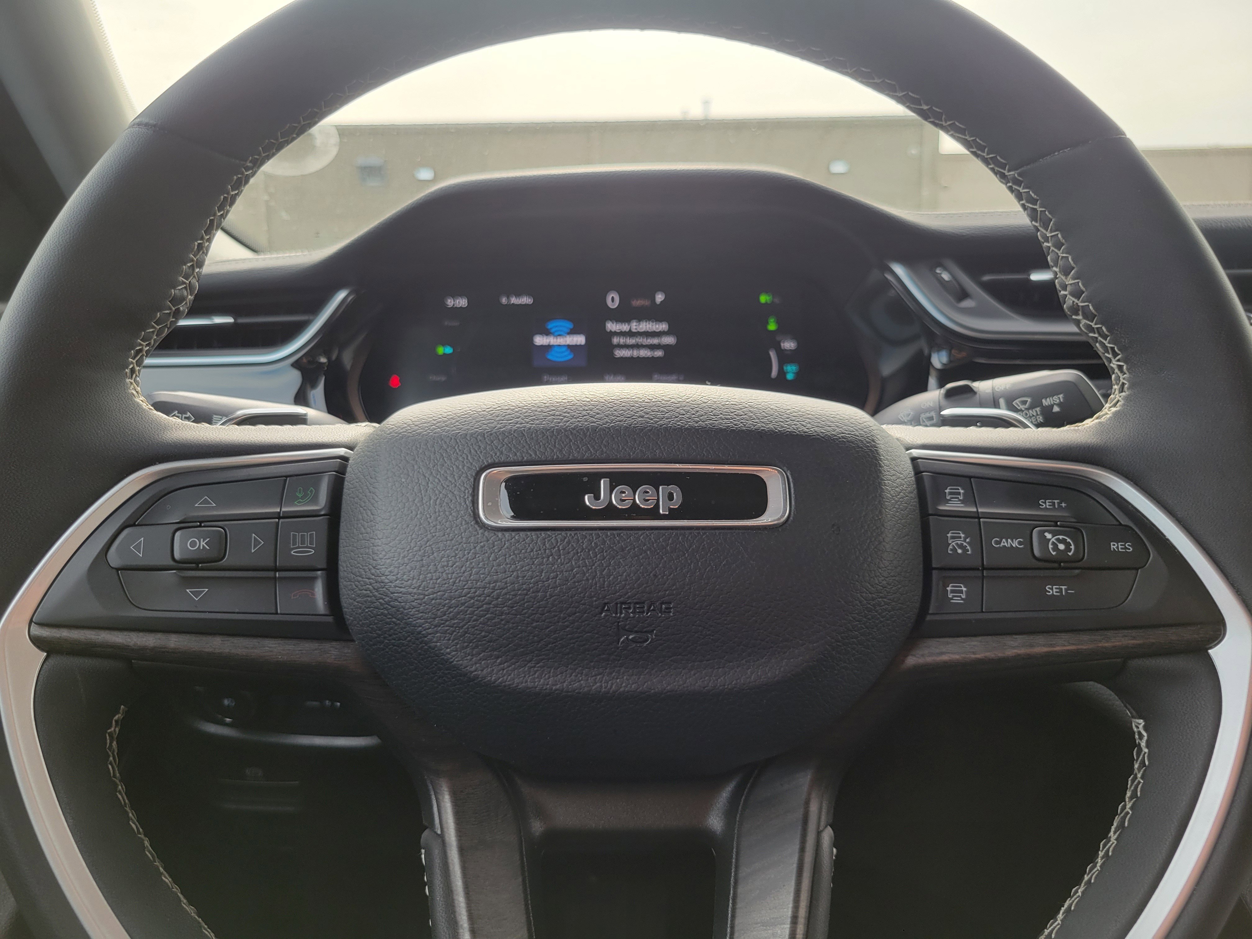Used 2023 Jeep Grand Cherokee 4WD 4xe image 11