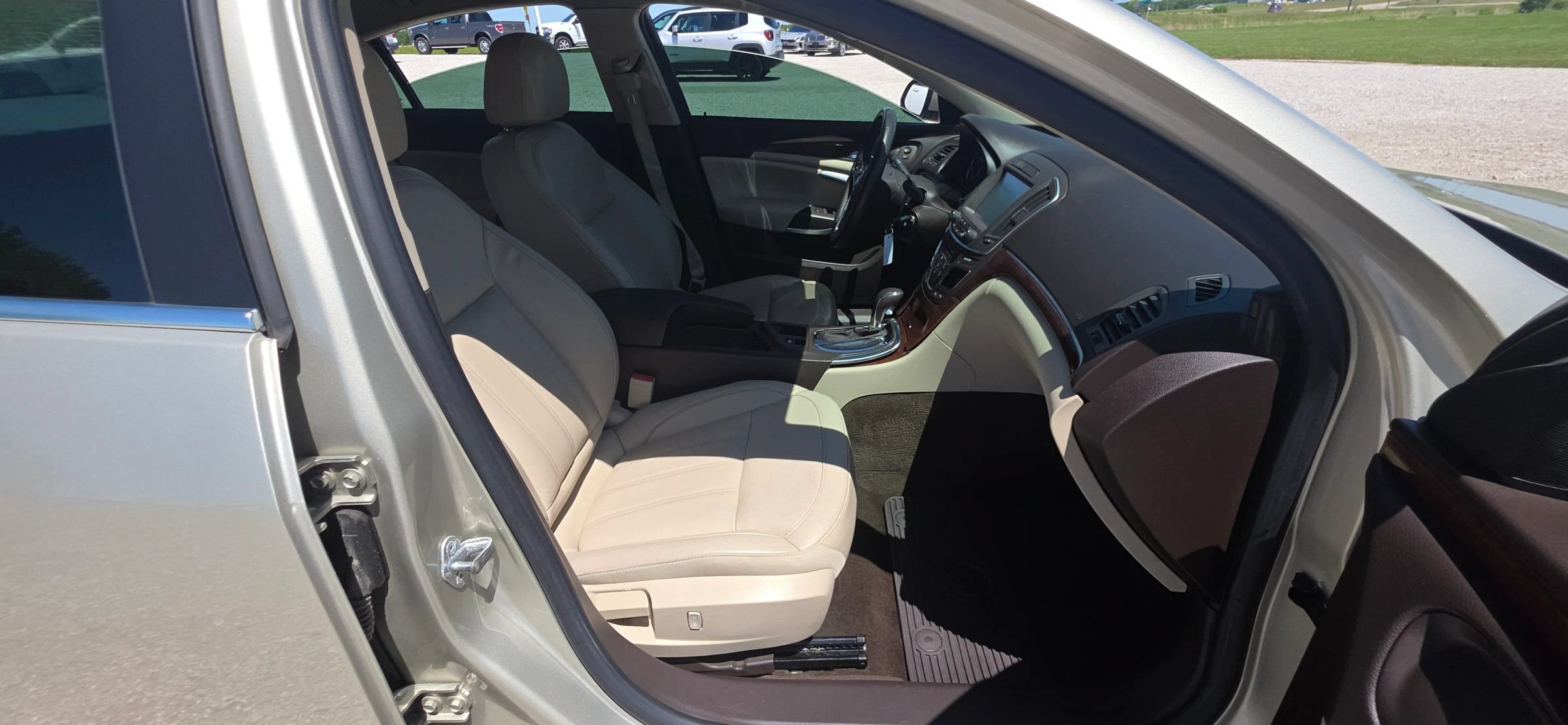Used 2016 Buick Regal FWD image 10