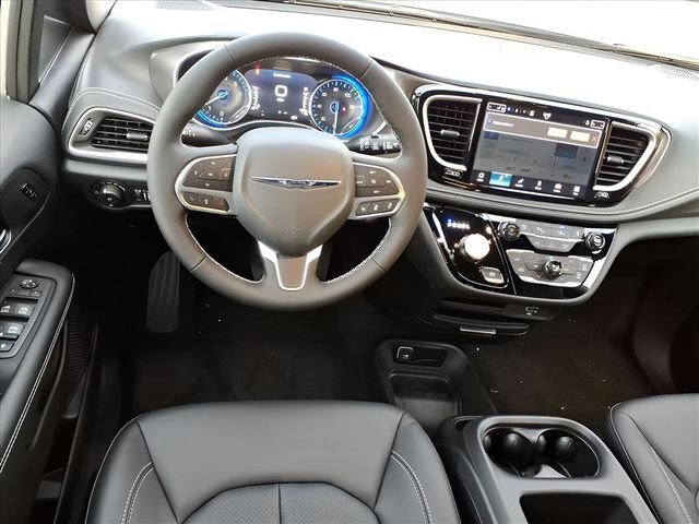 New 2026 Chrysler Pacifica Select FWD image 14