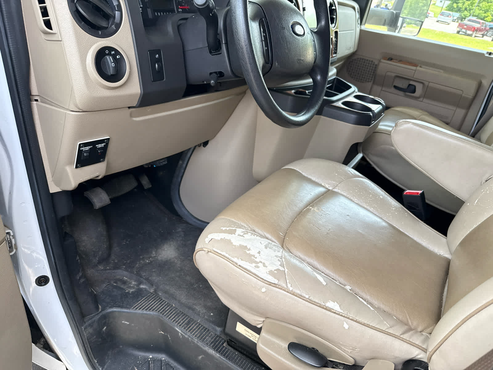 Used 2017 Ford E-450 and Econoline 450 Super Duty w/ Motorhome Prep Package RWD image 33