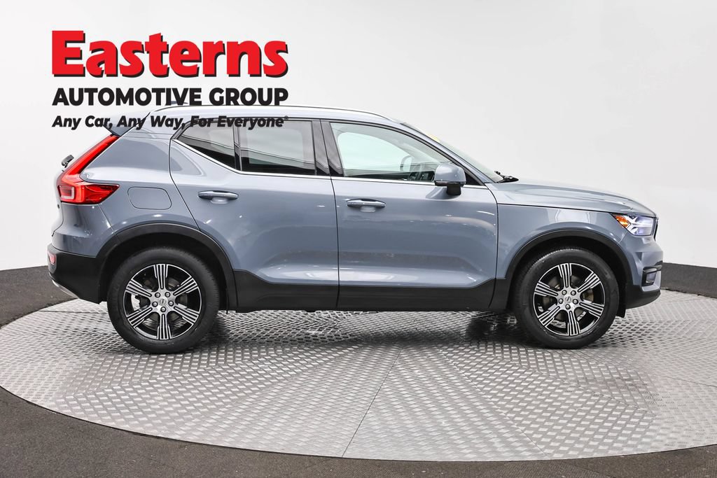 Used 2021 Volvo XC40 T4 Inscription FWD image 4