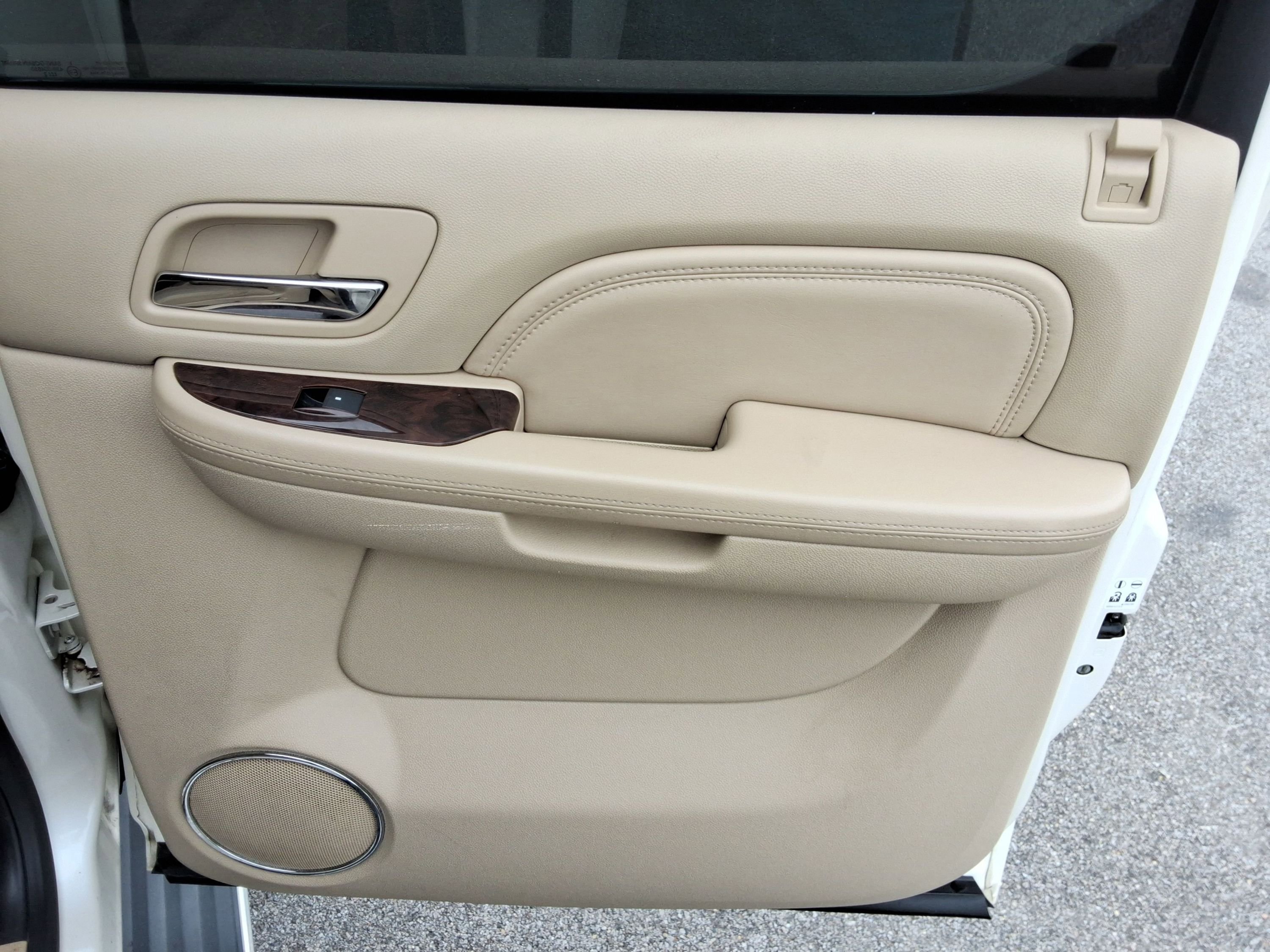 Used 2012 Cadillac Escalade ESV Luxury image 21