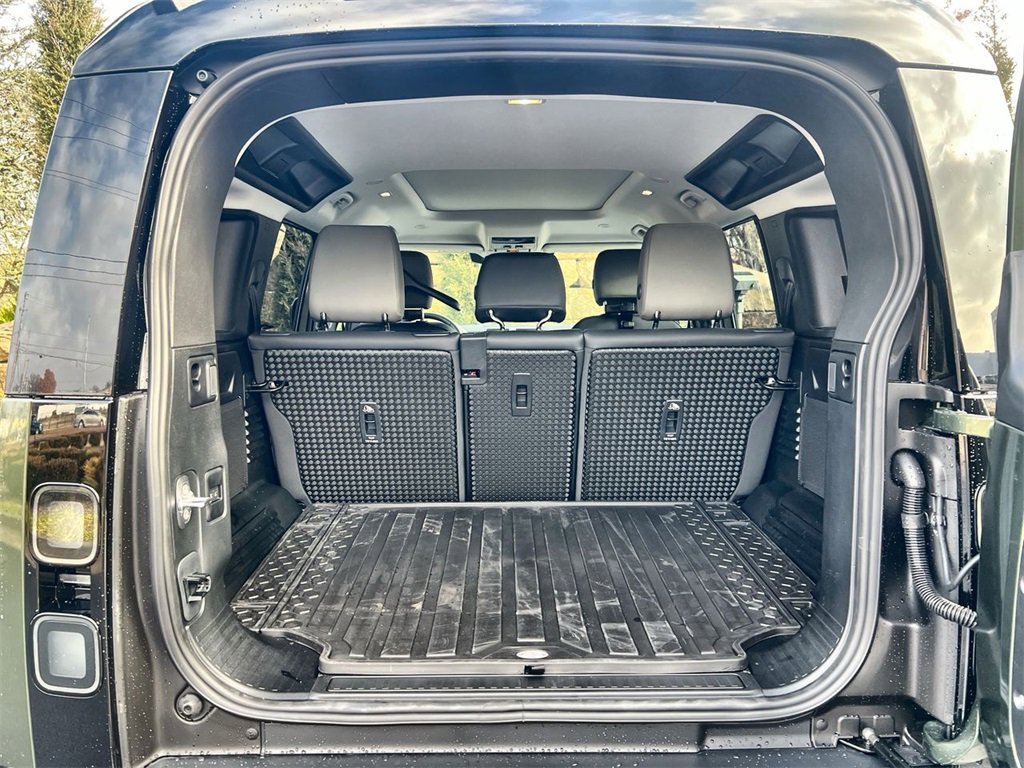 Used 2026 Land Rover Defender 110 S image 18