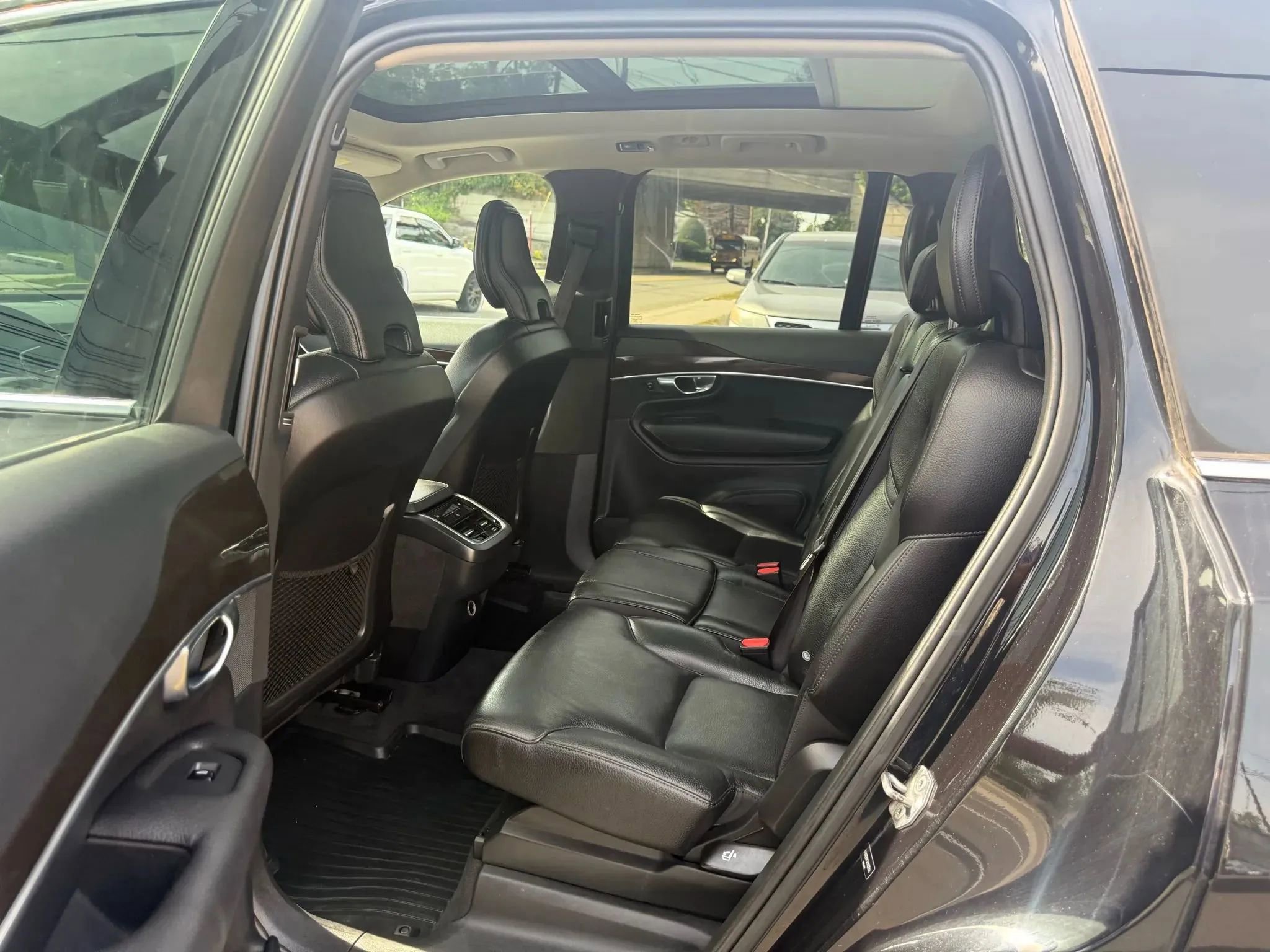 Used 2019 Volvo XC90 T6 Momentum w/ Protection Package Premier image 30