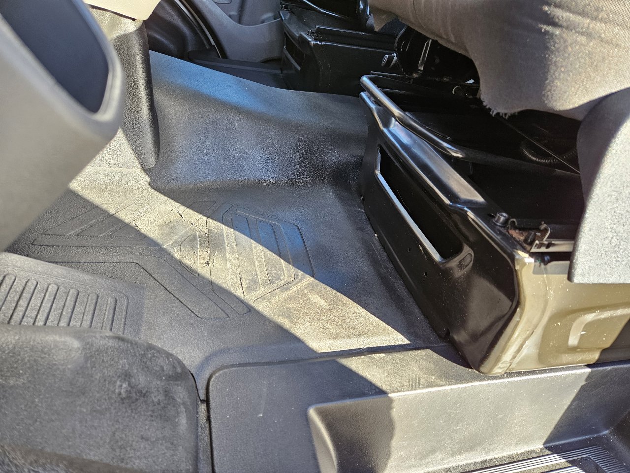 Used 2020 Ford Transit 150 Medium Roof image 14
