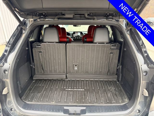Used 2022 Toyota Highlander XSE image 9