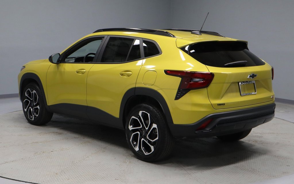 Used 2024 Chevrolet Trax RS w/ Driver Confidence Package image 8