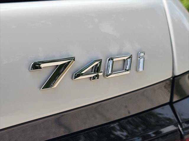 Used 2025 BMW 740i xDrive AWD/4WD image 10