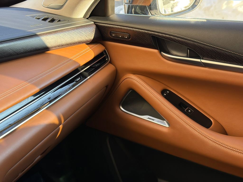 Used 2023 INFINITI QX60 Sensory image 34