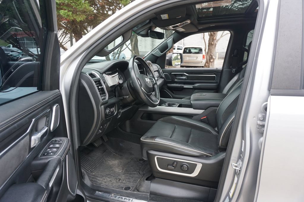 Used 2022 RAM 1500 Laramie AWD/4WD image 2