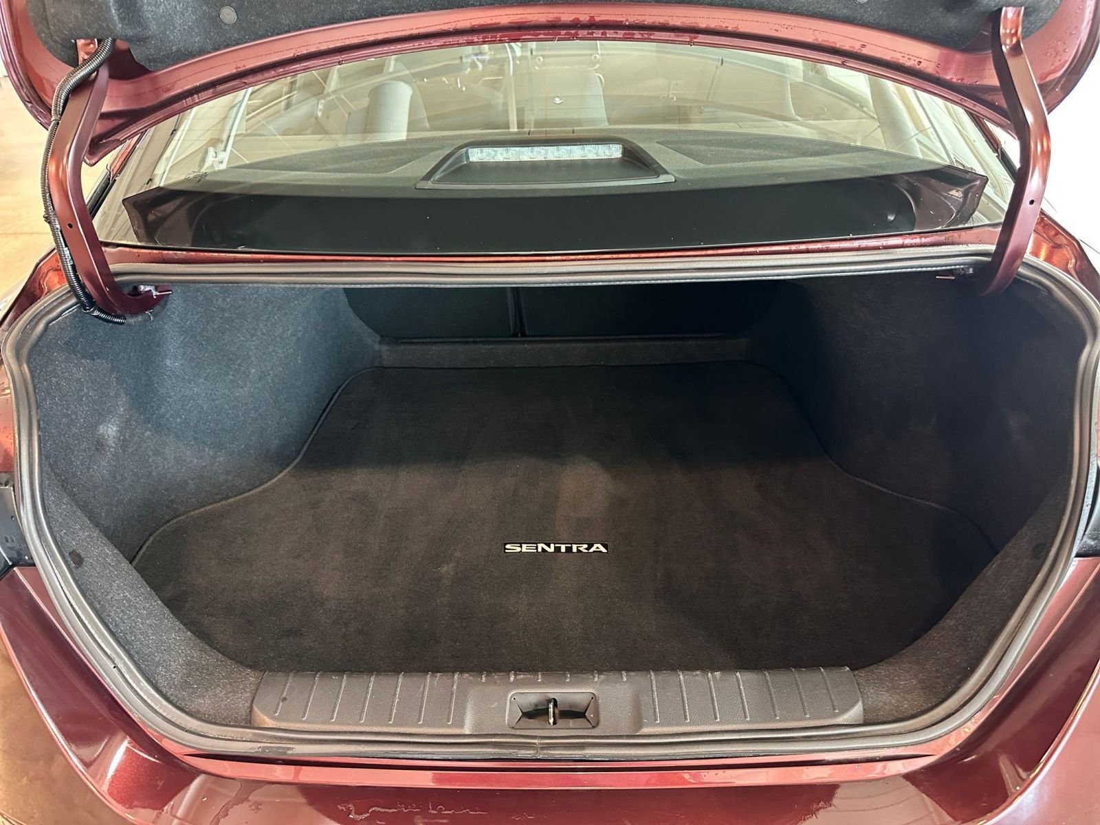 Used 2025 Nissan Sentra SV image 30